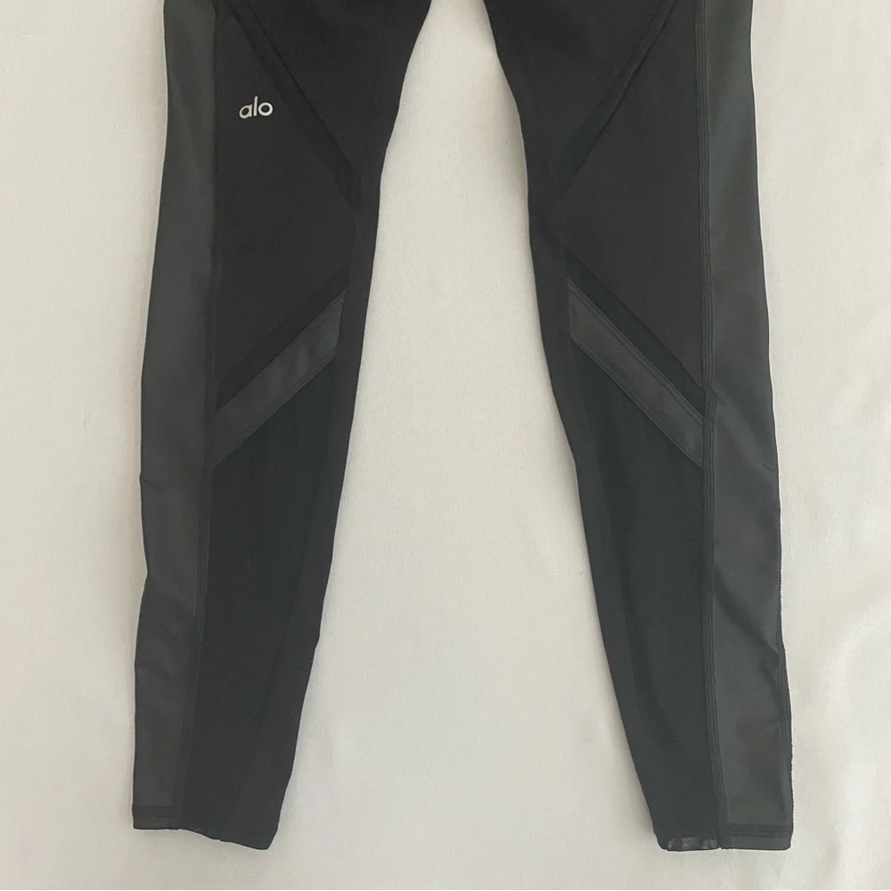 Alo Women’s Leggings XS Mesh Panels High Waisted Activewear Yoga Gym Sporty